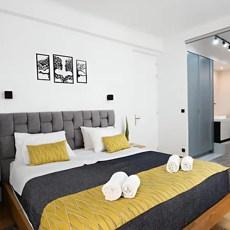 Paradise Apartment *